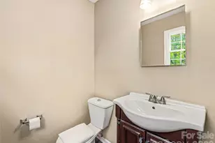 1409 Kensington Rd, Hendersonville, NC 28791 - Photo 6