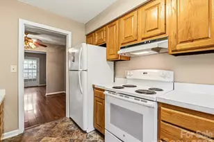 1409 Kensington Rd, Hendersonville, NC 28791 - Photo 16