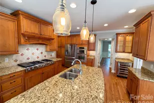 612 Carver Pond Ln, Waxhaw, NC 28173 - Photo 2