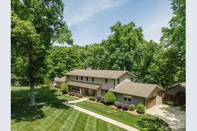 240 36th Avenue Circle NW, Hickory, NC 28601 - Photo 2