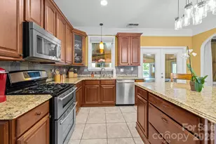 13934 Kings Carriage Ln, Charlotte, NC 28278 - Photo 8