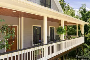 565 Bailey St, Mars Hill, NC 28754 - Photo 2