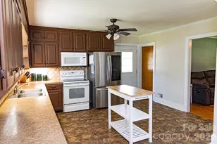 1399 Ruby Spencer St, Newton, NC 28658 - Photo 6