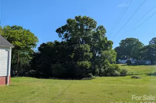 1365 Yancey St, Lancaster, SC 29720 - Photo 4