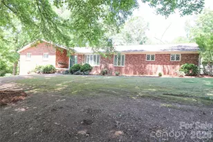 112 Forest Ave NE, Valdese, NC 28690 - Photo 2