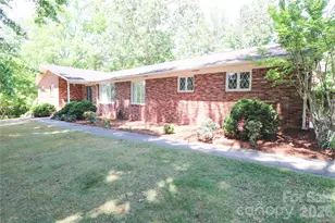 112 Forest Ave NE, Valdese, NC 28690 - Photo 2