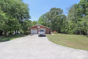 112 Forest Ave NE, Valdese, NC 28690 - Photo 4