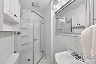 536 Inwood Dr, Charlotte, NC 28209 - Photo 22