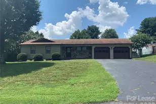 2995 Wonderland Ln, Conover, NC 28613 - Photo 1
