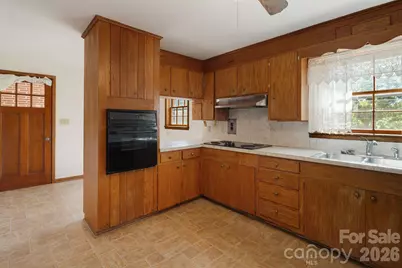 284 Chestnut Street, Mars Hill, NC 28754 - Photo 12