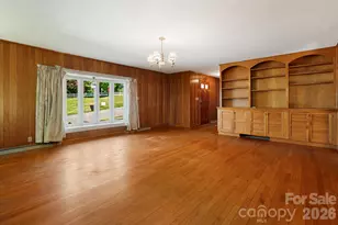 284 Chestnut St, Mars Hill, NC 28754 - Photo 8