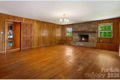 284 Chestnut Street, Mars Hill, NC 28754 - Photo 6