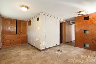 284 Chestnut St, Mars Hill, NC 28754 - Photo 32
