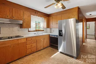 284 Chestnut St, Mars Hill, NC 28754 - Photo 10