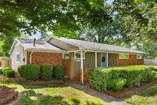 748 Stanfield Dr, Charlotte, NC 28210 - Photo 6
