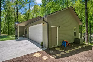 135 Half Moon Ln, Brevard, NC 28712 - Photo 6
