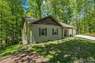 135 Half Moon Ln, Brevard, NC 28712 - Photo 2
