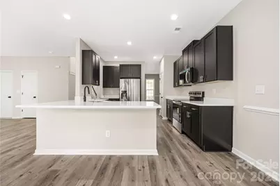 13834 Riding Hill Avenue, Charlotte, NC 28213 - Photo 10