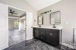 13834 Riding Hill Ave, Charlotte, NC 28213 - Photo 20