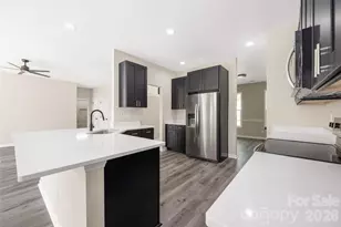 13834 Riding Hill Ave, Charlotte, NC 28213 - Photo 16