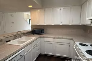 11000 Carmel Crossing Rd, Charlotte, NC 28226 - Photo 4