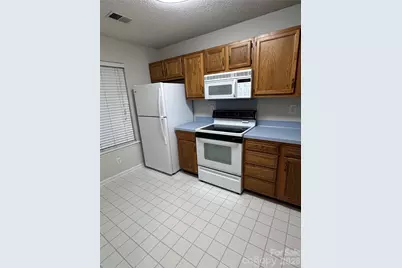 6311 Windsor Gate Lane, Charlotte, NC 28215 - Photo 6