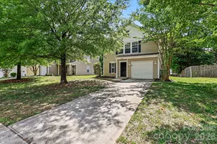 12425 Stowe Acres Dr, Charlotte, NC 28262 - Photo 2