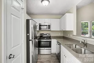 1610 Forest Stream Ct, Charlotte, NC 28213 - Photo 4