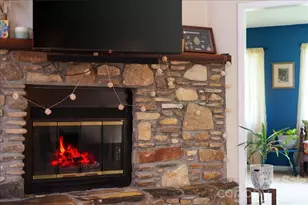 16 Woodsong Ln, Brevard, NC 28712 - Photo 4