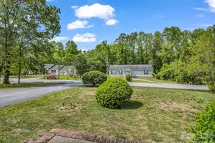 121 Greenfield Ln, Hendersonville, NC 28792 - Photo 12