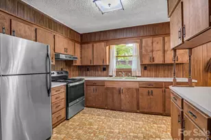 121 Greenfield Ln, Hendersonville, NC 28792 - Photo 20
