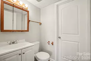 7901 Lake House Ln, Charlotte, NC 28210 - Photo 10