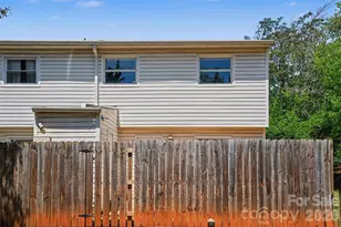 7901 Lake House Ln, Charlotte, NC 28210 - Photo 22