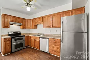 7901 Lake House Ln, Charlotte, NC 28210 - Photo 8
