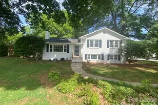3927 Sharon View Rd, Charlotte, NC 28226 - Photo 1