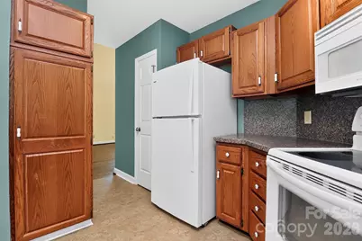 10316 Johns Towne Drive, Charlotte, NC 28210 - Photo 6