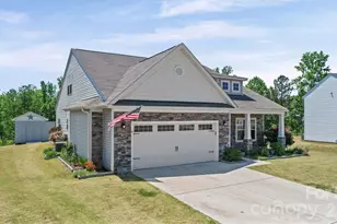 715 Lexington Dr, Albemarle, NC 28001 - Photo 2