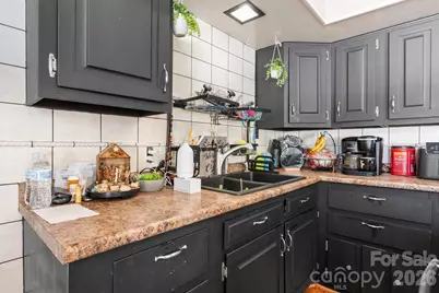 2596 Sweetbriar Circle, Lenoir, NC 28645 - Photo 10