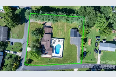 2596 Sweetbriar Circle, Lenoir, NC 28645 - Photo 4