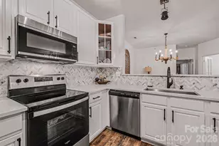 11945 Ridgeway Park Dr, Charlotte, NC 28277 - Photo 6