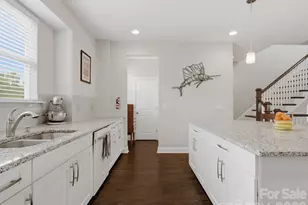 1740 Pat Garrett St, Charlotte, NC 28206 - Photo 18