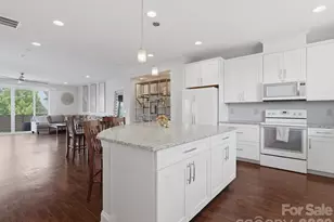 1740 Pat Garrett St, Charlotte, NC 28206 - Photo 16
