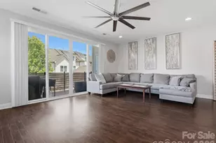1740 Pat Garrett St, Charlotte, NC 28206 - Photo 12