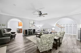 9470 Hutchinson Ln, Charlotte, NC 28216 - Photo 10