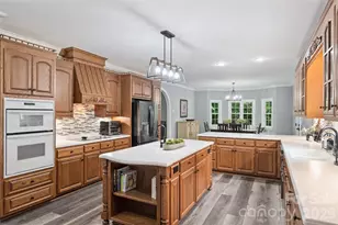 9470 Hutchinson Ln, Charlotte, NC 28216 - Photo 14
