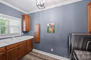 9470 Hutchinson Ln, Charlotte, NC 28216 - Photo 18
