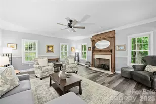 9470 Hutchinson Ln, Charlotte, NC 28216 - Photo 10