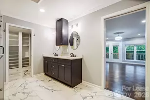 1724 Dunkirk Dr, Charlotte, NC 28203 - Photo 22