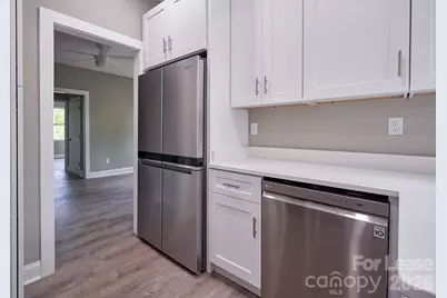 217 Circle Avenue, Charlotte, NC 28207 - Photo 2