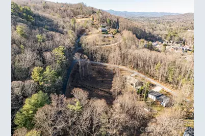 000 Davis Mountain Road, Laurel Park, NC 28739 - Photo 2
